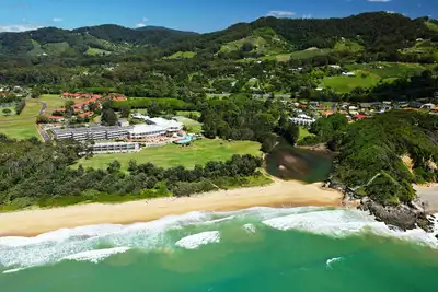 Image de Unit on the Coffs Coast\nYour 4 Bedroom Getaway on The Coffs Coast