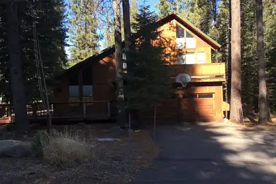 Image de Newly Remodeled Tahoe Donner Home. Great location minutes from downtown Truckee
