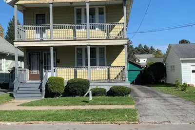 Image de Fabulous 3 Bedroom House with Ac in Charming Utica