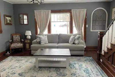 Image de Charming Historic Farmhouse Near Lake Michigan & Inland Lakes