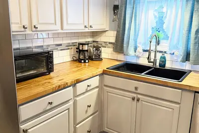 Image de Escape to Our Charming Refuge Cottage