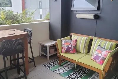 Image de Millhorn on Wickham - City Views & Coastal Living | Central 2br Apartment