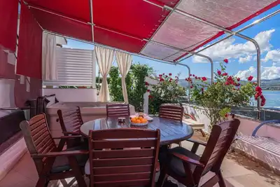 Image de Appartement de deux chambres prés de la plage Arbanija, Ciovo (A-13576-a)