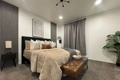 Image de Spacious 3-bedroom condo Luxury Comfort Near Airport & Polaris