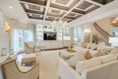 Image de Game Rooms & Gym! Luxe Great Falls Estate