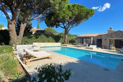 Image de 4-bedroom villa in pleasant Grimaud with cool Ac breeze