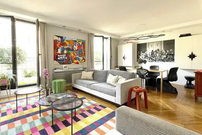Image de Appartement design cosy avec balcon – ArcTriomphe