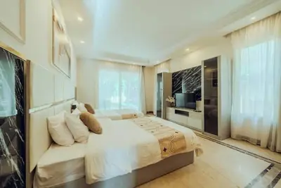 Luxury 5br Villa with Private Pool & Jacuzzi Overlooking New Cairo Golf Course