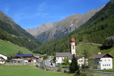 Image de Merveilleuse maison de vacances privée pour 24 personnes avec Wifi, Tv, terrasse et animaux admis