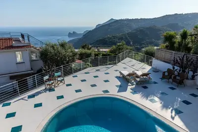 Image de Villa Lavinia with private pool, terrace and sea view in Sorrento Coast