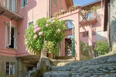 Image de The View | Terrace overlooking Lake Como in a dreamy hamlet
