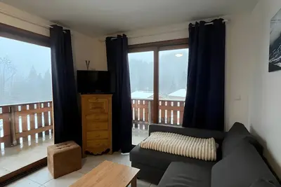 Image de Appartement spacieux au pied des pistes avec vue montagne et balcon