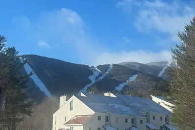 Image de Ski-on/Ski-off 2 Bedroom Condo w/ Laundry