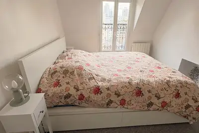 Image de Charming top floor one-bed near Canal, Parc Buttes Chaumont, Philharmonic