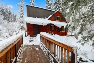 Image de Creekside Cabin by Cottonwood Lodging