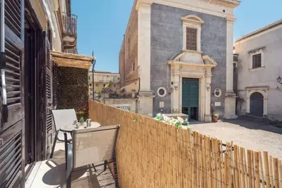 Image de Modern Apartment with Balcony and View of St. Agatha