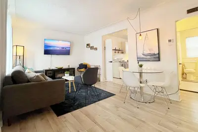 Image de Welcome to The Drift Away – A Lakeside Escape in Port Dalhousie