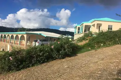 Image de Spacious 6-bedroom house in beautiful St. Thomas. Amazing views/cruiseships