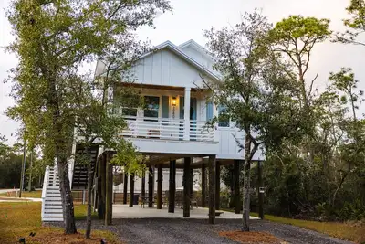 Image de Magnolia By The Bay – A charming 3-bedroom, 2-bath cottage in Perdido Beach, Al