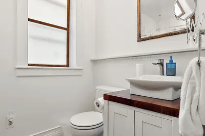 Image de Elegant Detroit home, 1br/1ba near downtown, parks, dining and culture vibes