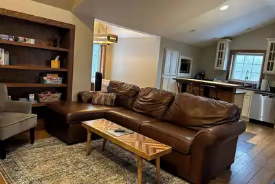 Image de Serene 2-bedroom house in charming Roxbury perfect for relaxing stays and skiing