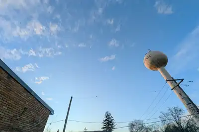 Image de Unique upstairs Escape in Lawrence with space, comfort, wine, golf, and dining.