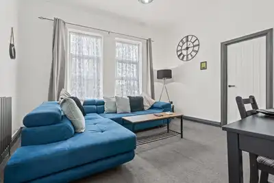 Image de Spacious 2 Bed in Moseley | B13 Work and Leisure