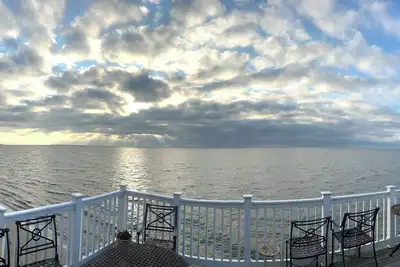 Jersey Shore Waterfront Cottage w/ 175-Ft Private Beach