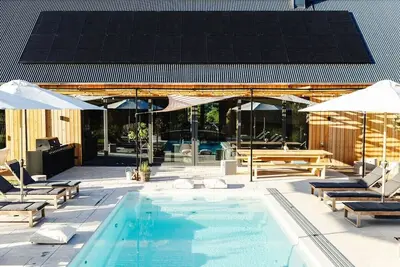 Image de de Luxe-Villa-Vue sur Piscine-Sdb privée avec baignoire à jets-Pool und Klima