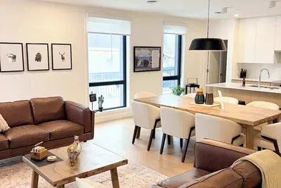 Image de The Landing - 4 Bedroom Townhome | Private Hot Tub