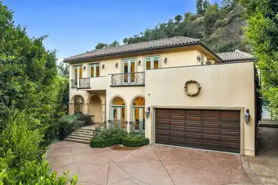 Image de Beverly Hills Luxury 5-Br Pool\nEstate