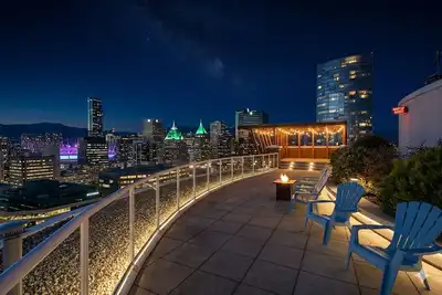 Image de Stylish Downtown Loft 1br High Ceilings Walk Everywhere!