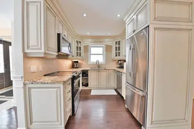 Image de Luxurious Entertainment Spacious 5-Bd's house in Dt Toronto perfect for families