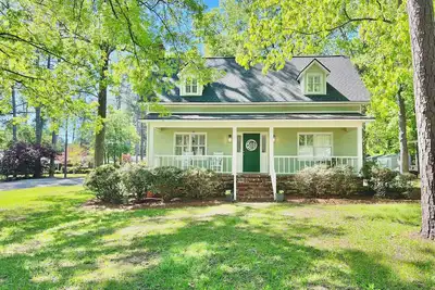 Image de Lovely Masters Rental! Walking distance to Course!