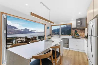 Image de Amazing views and garage