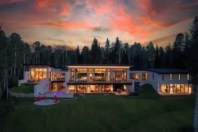 Image de Abode at The Dragonfly Lodge | Private Hot Tub & Pool With Views