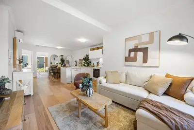 Image de In Town Oasis: Secure Stay with Alfresco & Parking