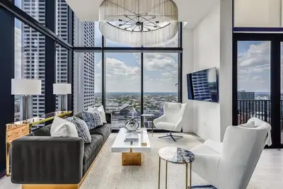 Image de 2-bedroom condo in welcoming Atlanta breathtaking views & awesome hospitality