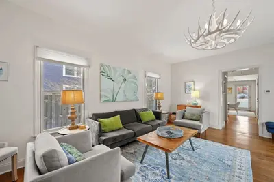 Image de Hearth House | Prime Location!