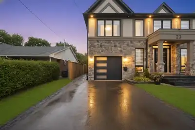 Image de Charming Streetsville 2br Suite •Parking & Laundry