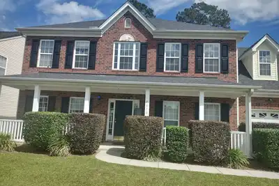 Image de Spacious 4-bedroom house in lovely Summerville friendly neighborhood