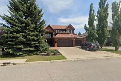 Image de Luxury Executive Home 6000 sq ft 5 bedrm central location with Ac and fitness rm