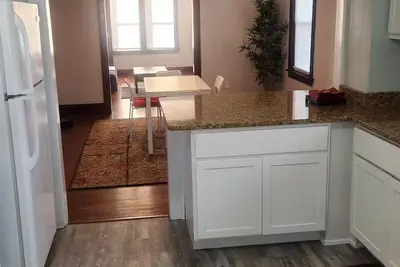 Image de Charming 2-bedroom house can walk to movies or restaurants or coffeeshops