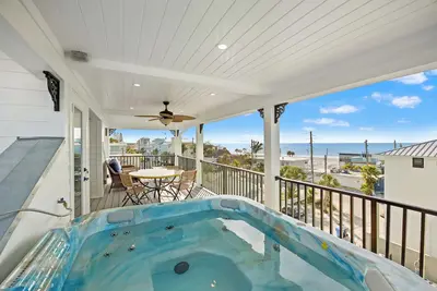 Image de New Luxury Villa on Sunset Beach, Roof Top Spa, Gulf Views, Outdoor Kitchen