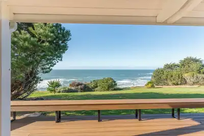 Image de Pacific Seascape - A serene coastal escape