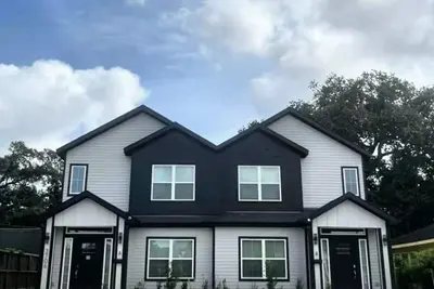 Image de 8br/9ba - Unit A&B - Newly Built, Luxurious Duplex near Medical Center, Nrg, Uh
