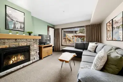 Image de Rocky Mountain 2br Oasis w/ Hot Tub & Gym Access!