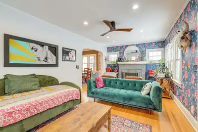 Image de Eclectic Family Home in Minneapolis: Dogs Welcome!