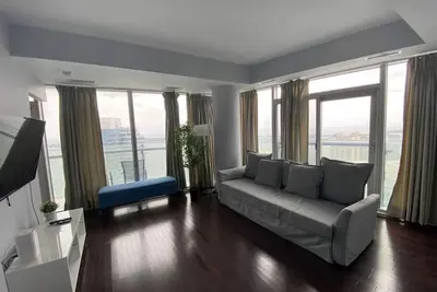Image de The York by RivetStays – 3br Dt Condo, Sleeps 10