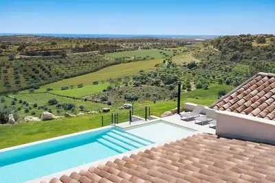Image de Maison de vacances privée avec Wifi, piscine privée, climatisation, Tv, terrasse, vue panoramique